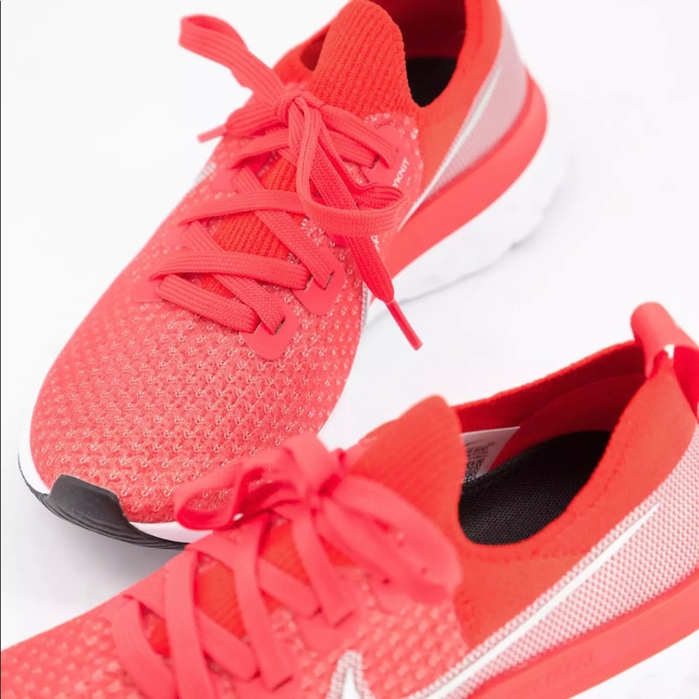 NEW Nike Running React Infinity Flyknit Sneakers